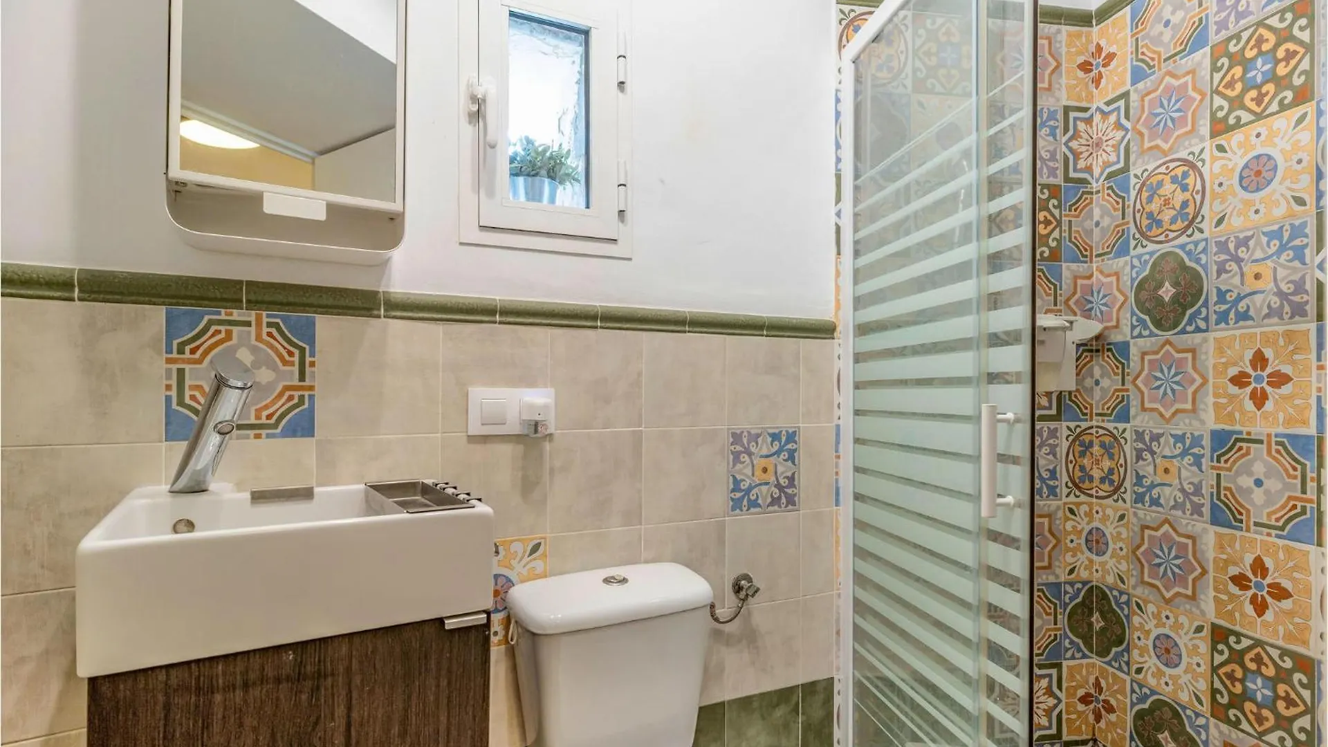 Gorgeous Apartment In Arcos De La Frontera