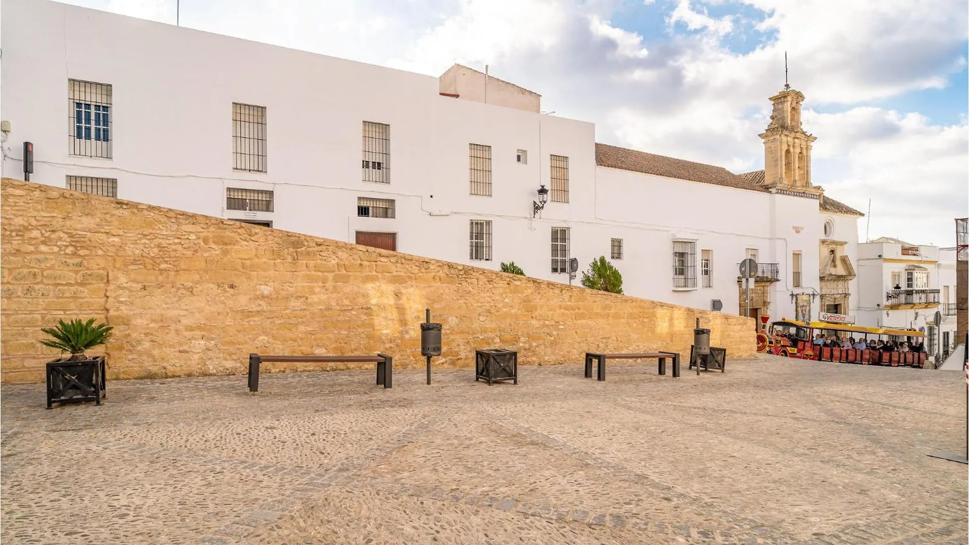 Gorgeous Apartment In Arcos De La Frontera
